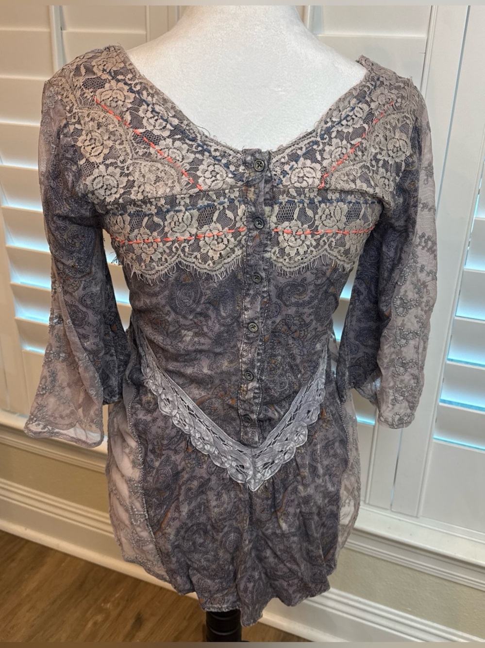 Gimmicks by BKE boho top - Picture 2 of 9
